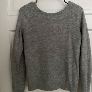 Abercrombie V back sweater